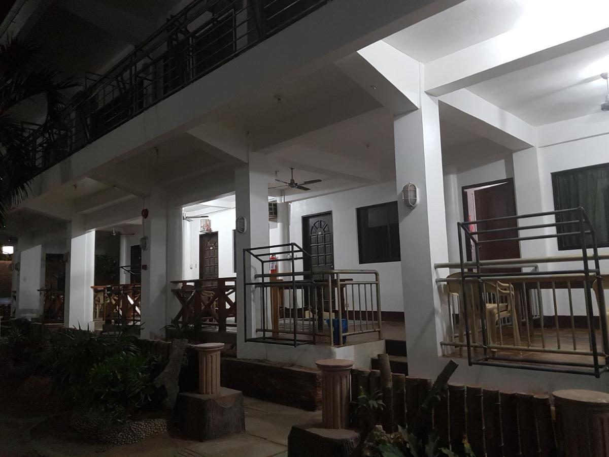 Hk Beach Resort And Restaurant Moalboal Exterior foto